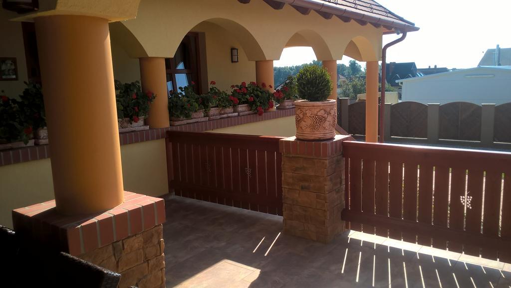 Vitis Vendeghaz Hotel Becsehely Exterior photo