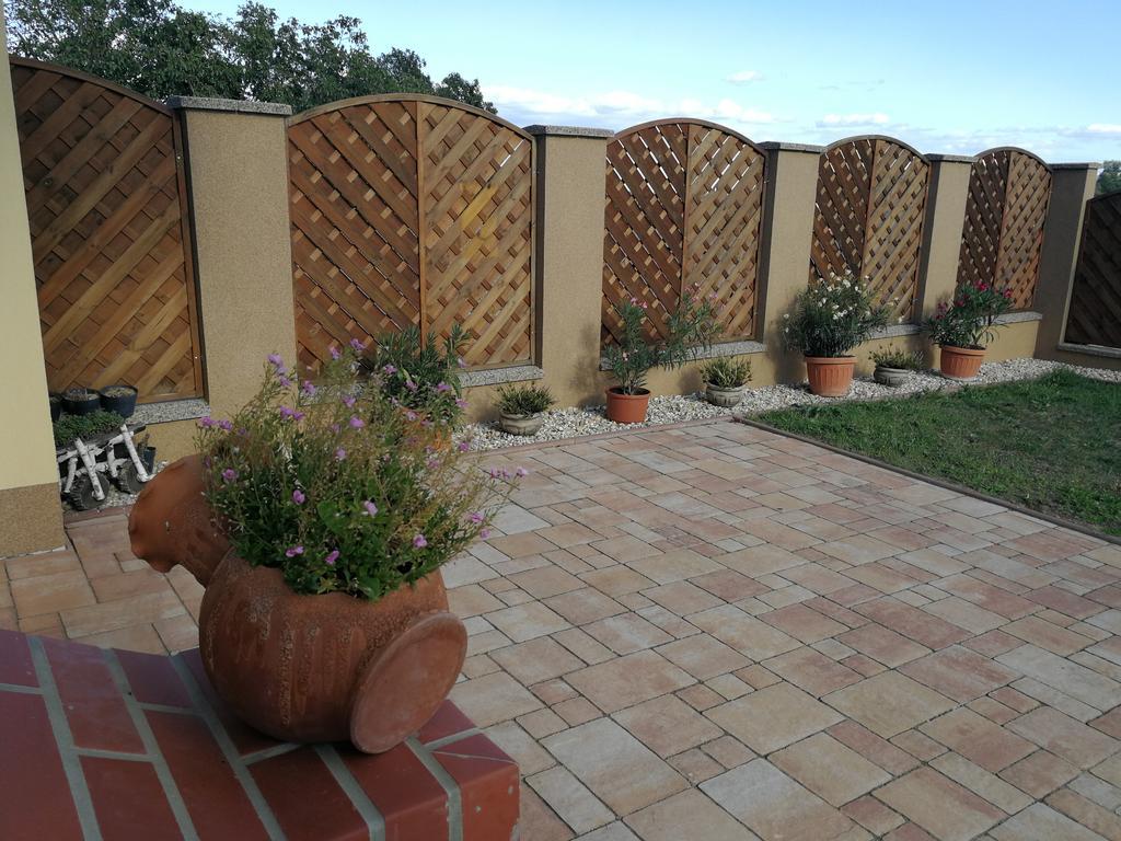 Vitis Vendeghaz Hotel Becsehely Exterior photo