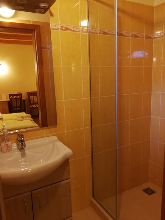 Vitis Vendeghaz Hotel Becsehely Exterior photo