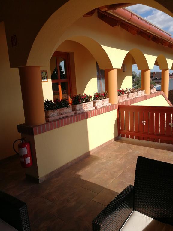 Vitis Vendeghaz Hotel Becsehely Exterior photo